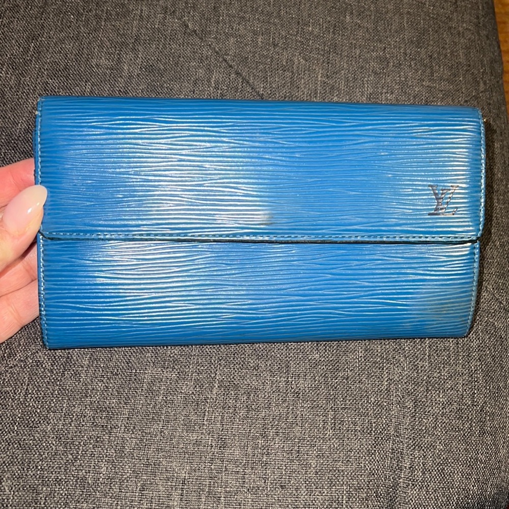 Louis Vuitton Epi long wallet
